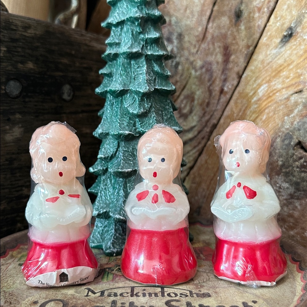The Vermont Country Store Caroler Candles Set
